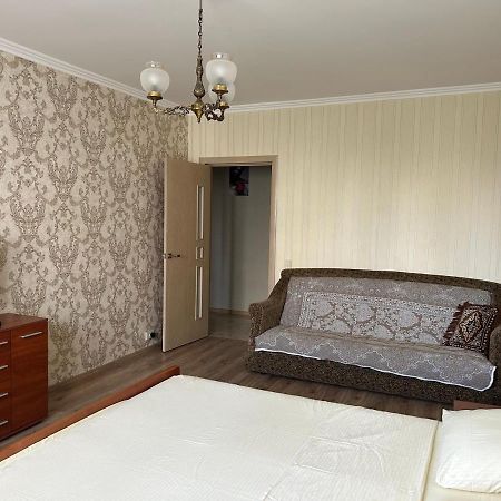 Apartments Kharkivs'Ke Highway Kyiv Exterior photo